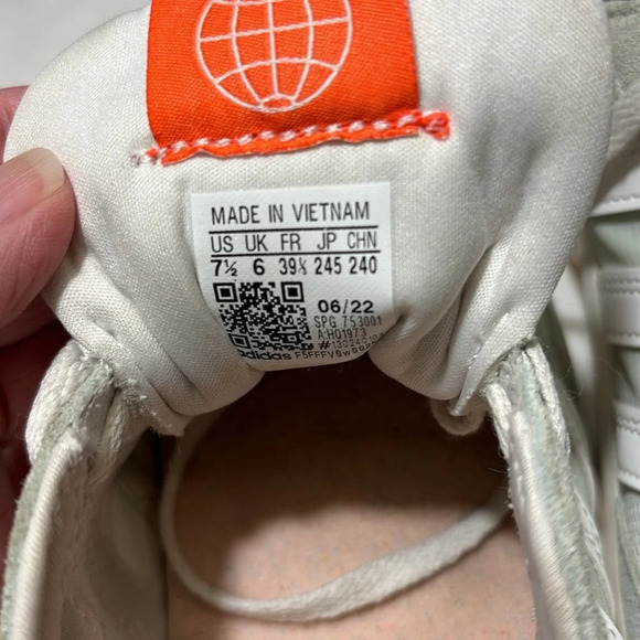 Adidas Run 70s Sneaker - Women's 7.5 Running Shoe - Picture 7 of 10